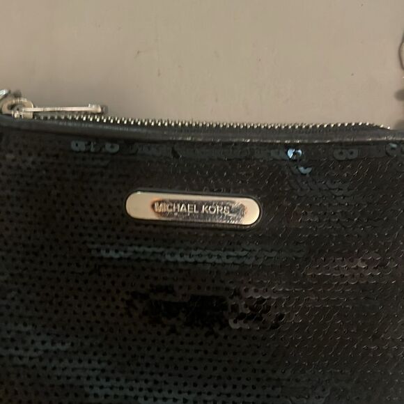 Michael Kors clutch - Picture 2 of 5